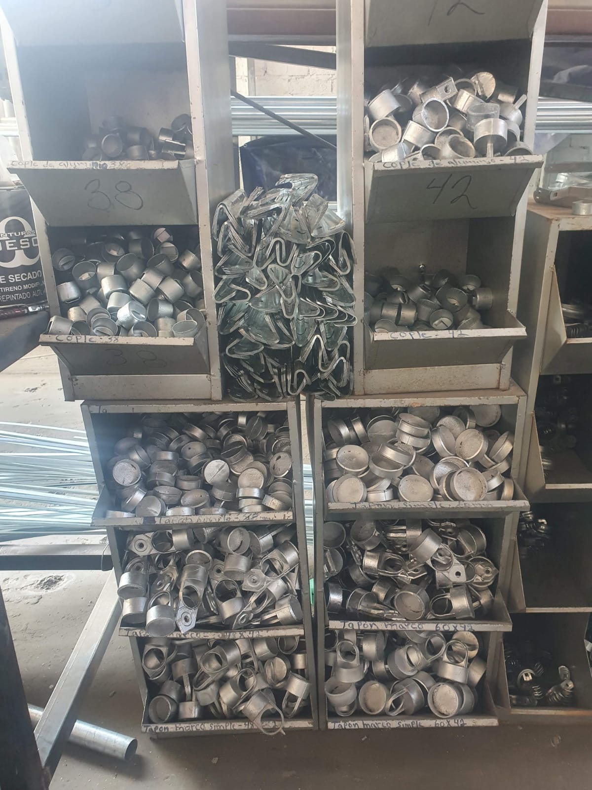 Accesorios y Herrajes - Imagen 3